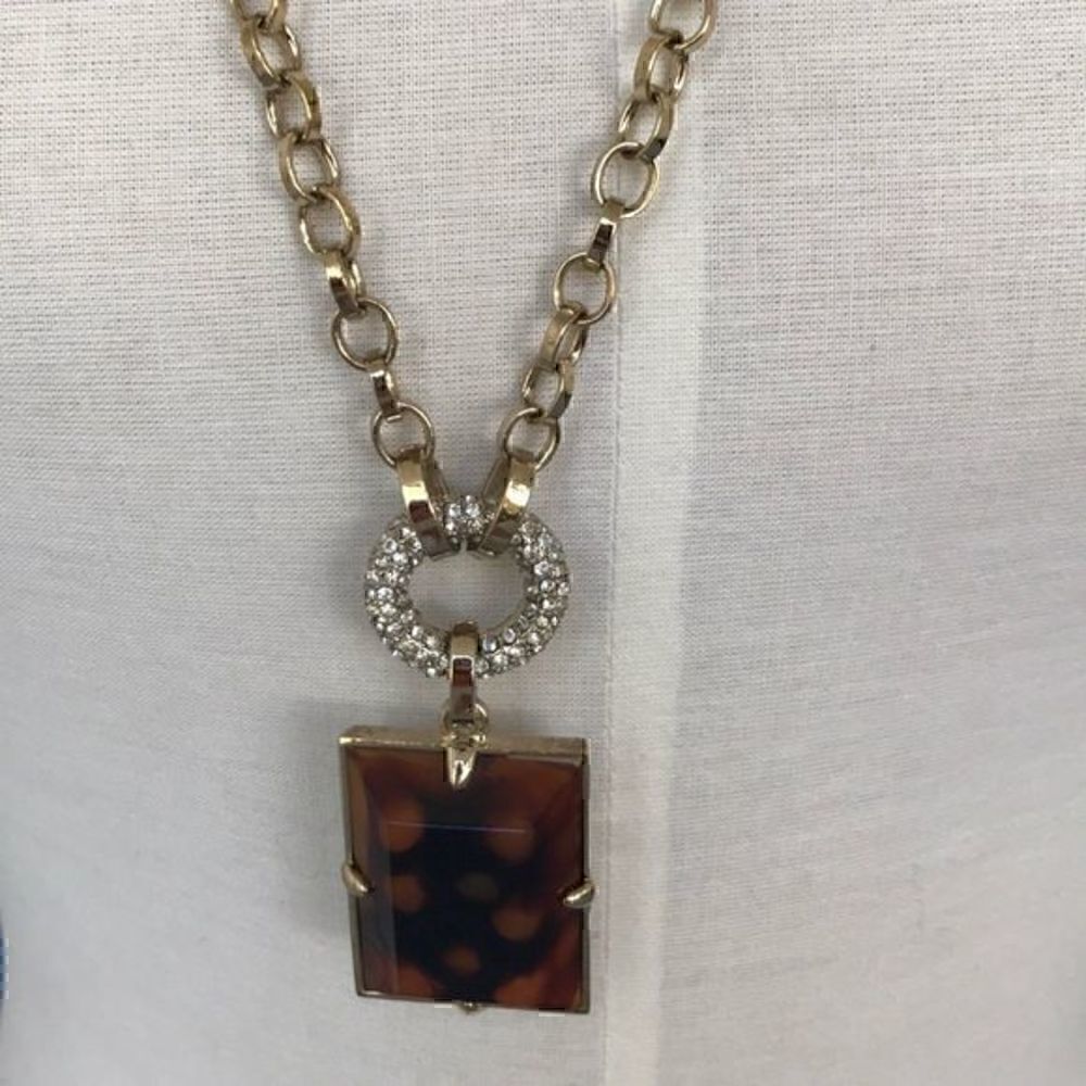 Gorgeous Amber stone necklace ✨